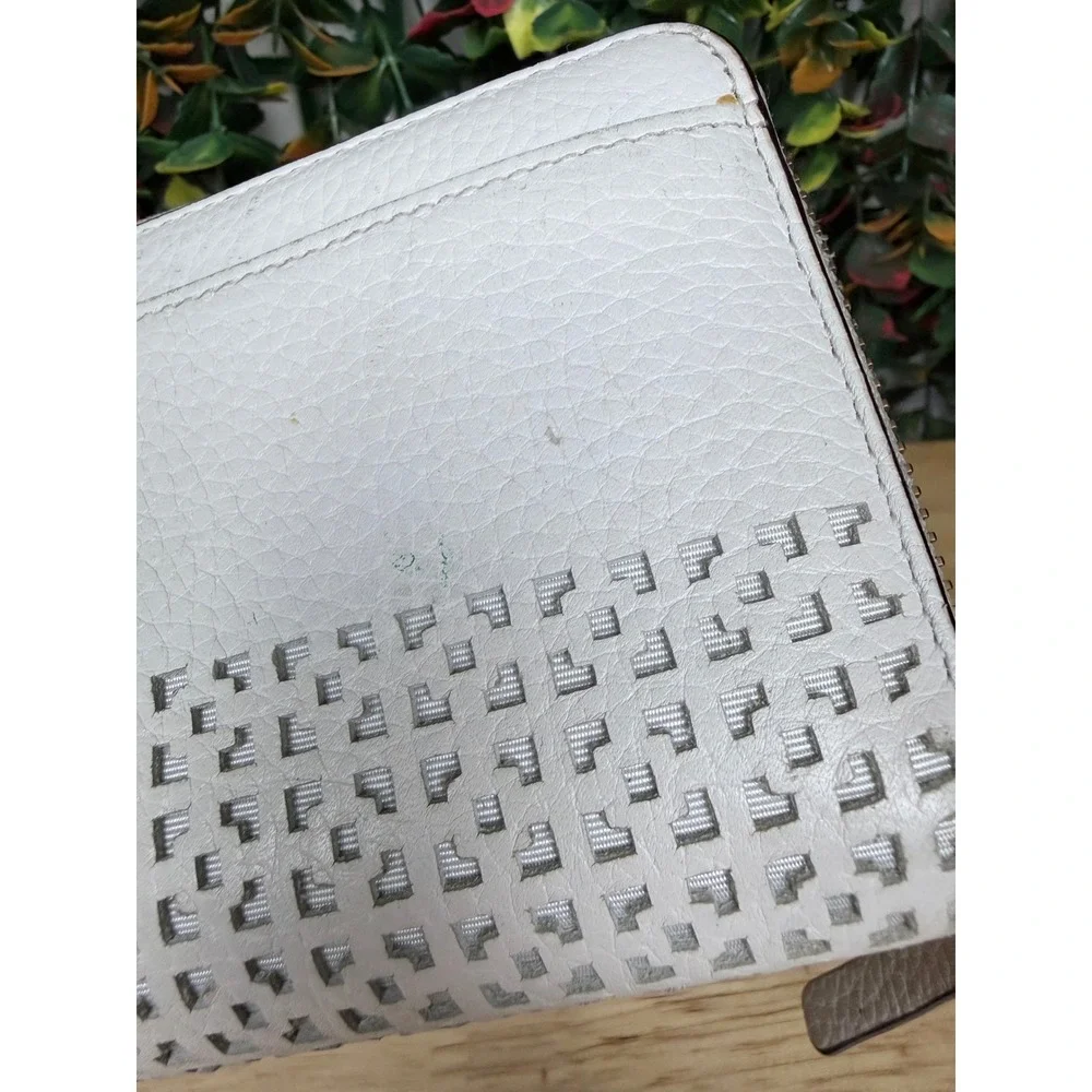 Kate Spade Wakefield Lane Neda White Clutch Zip-Around Wallet Wallets